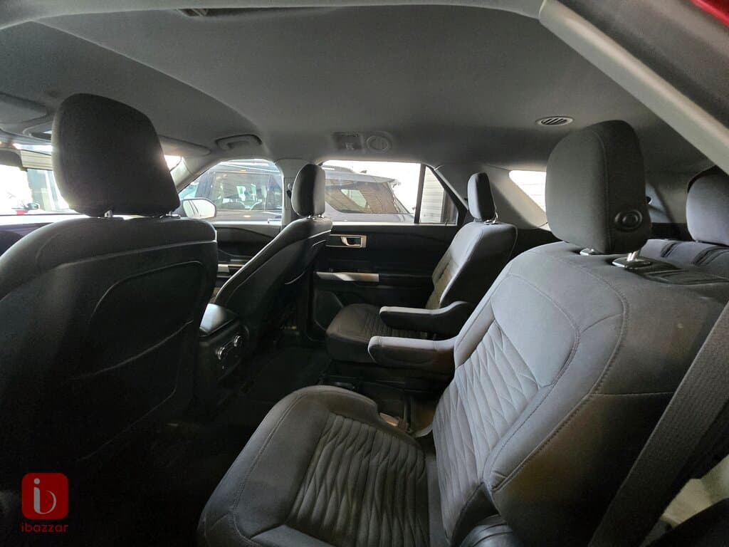 Ford Explorer XLT 4