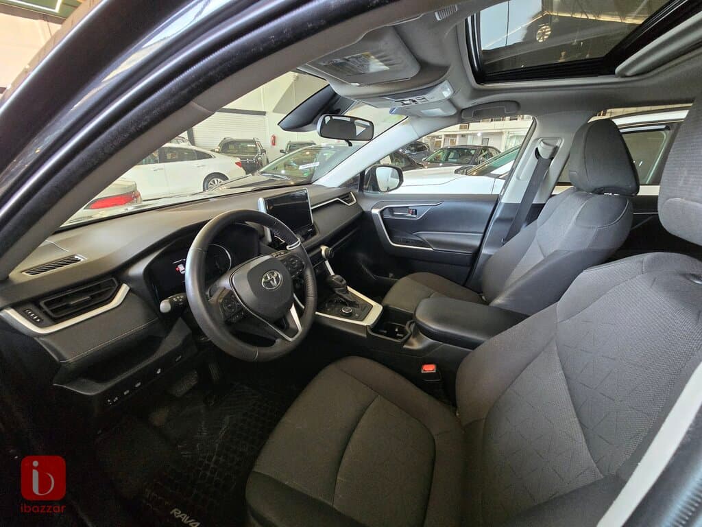 Toyota Rav 4 XLE 5