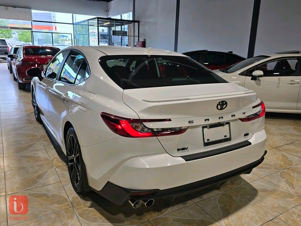Toyota Camry SE 5