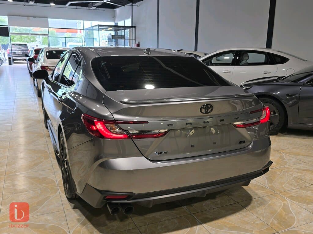 Toyota Camry SE 5
