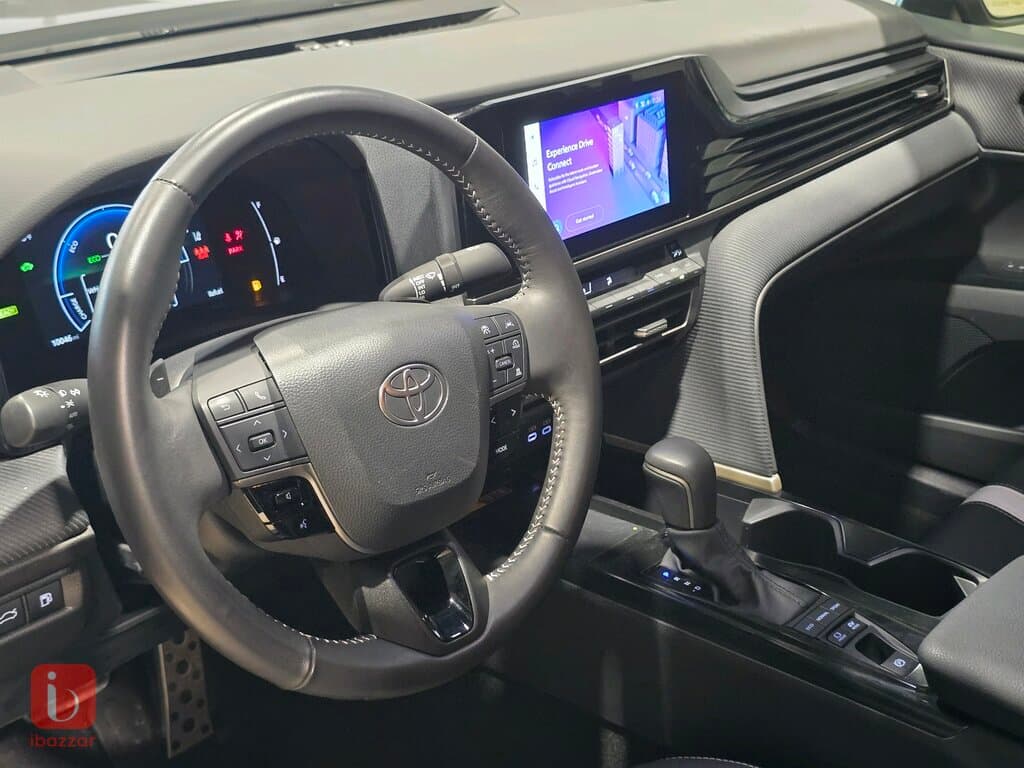 Toyota Camry SE 9