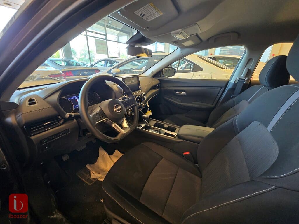 Nissan Sentra S 6