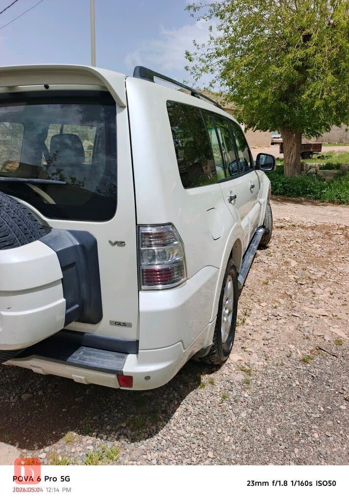 Mitsubishi Pajero GLS 4