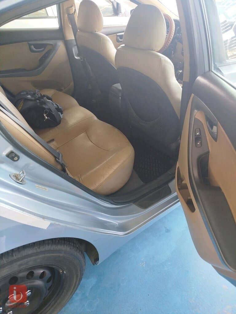 Hyundai Elantra Sport 2