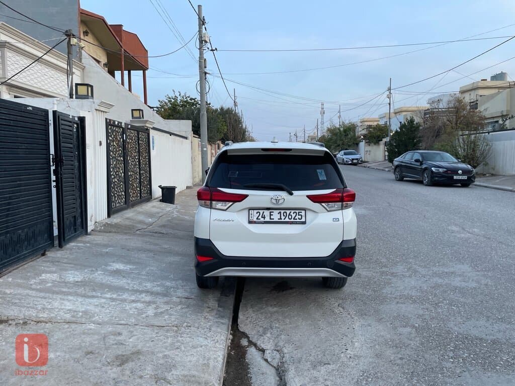 Toyota Rush GX 4