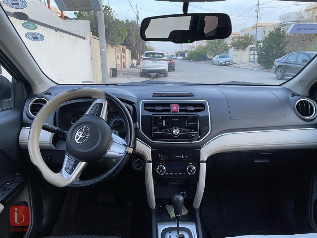 Toyota Rush GX 5