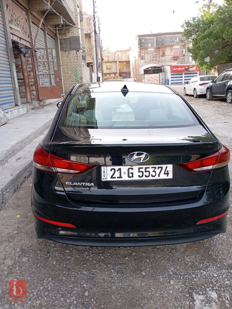 Hyundai Elantra 1