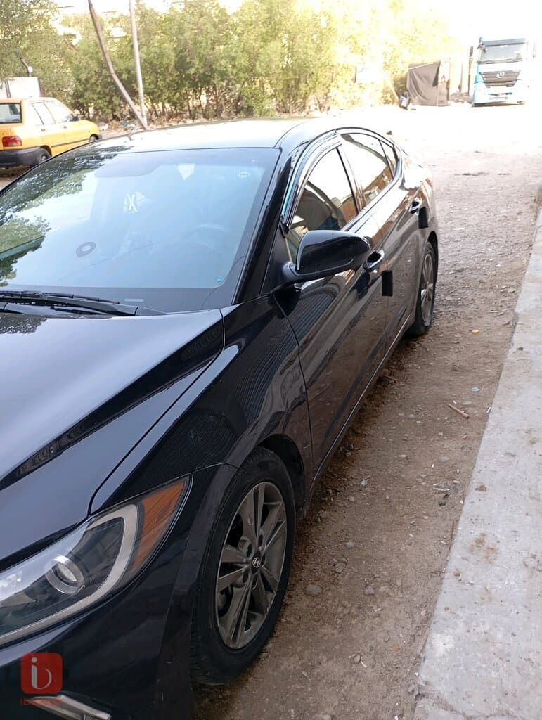 Hyundai Elantra 3