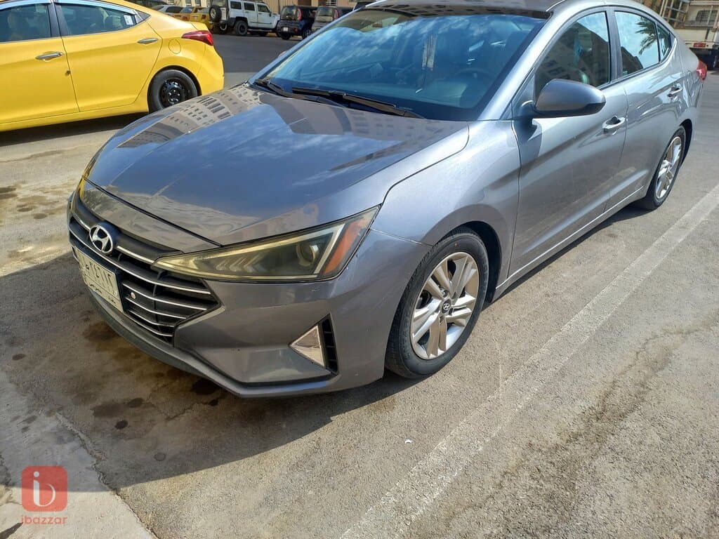 Hyundai Elantra 2