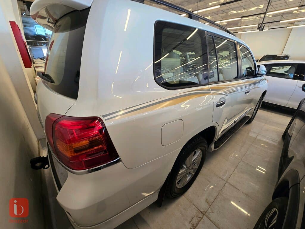 Toyota Land Cruiser VXR 3