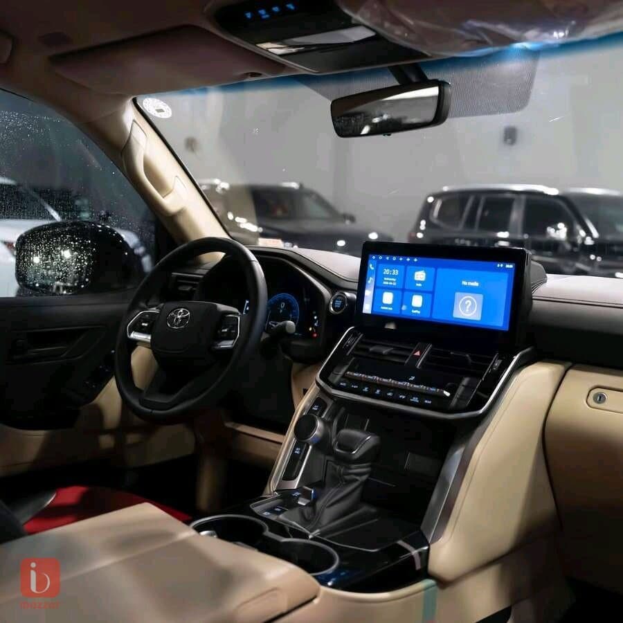 Toyota Land Cruiser GX 8
