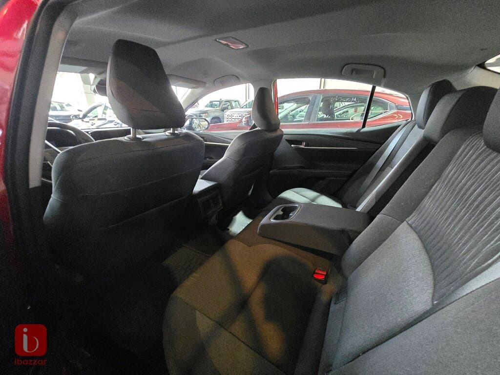 Toyota Camry LE 5