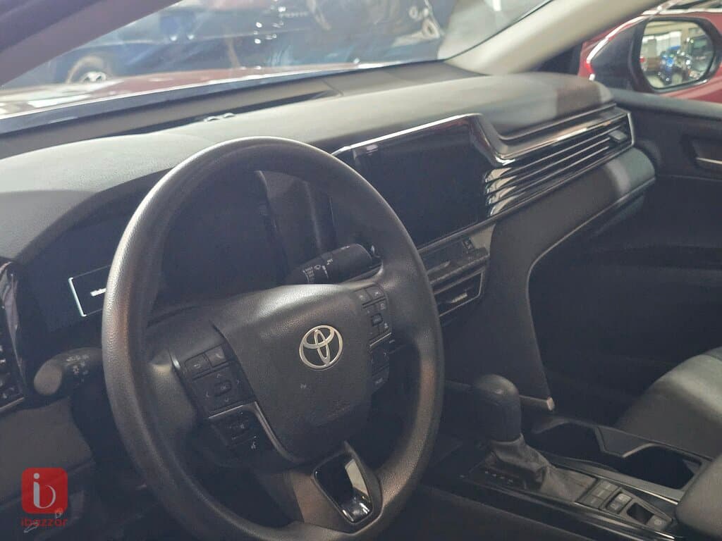 Toyota Camry LE 7