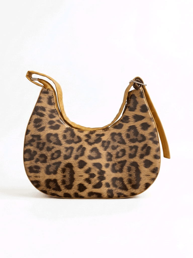 👜 Shine with an exceptional look with our new collection of shoulder bags! ✨ 1