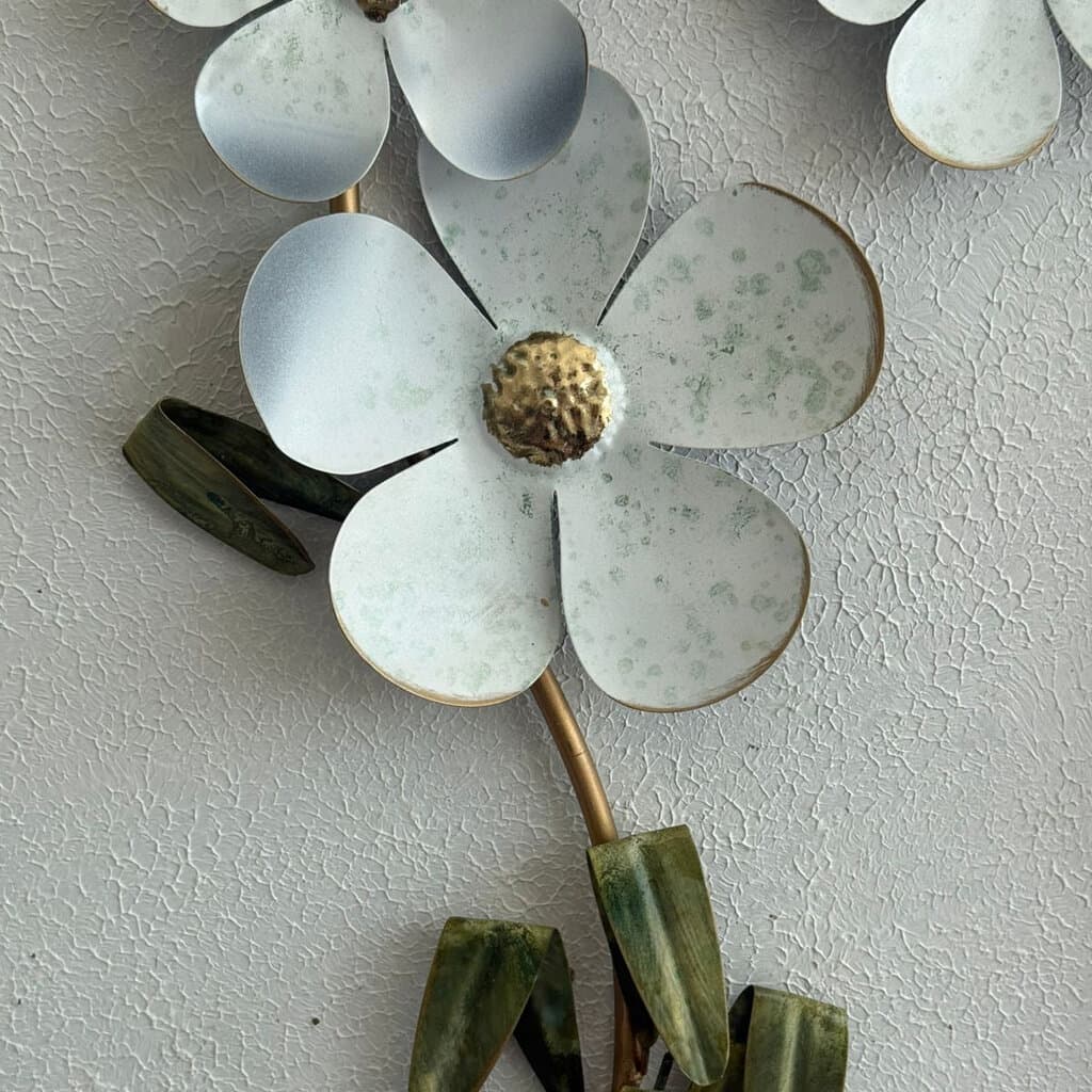 Metal White Flower & Wooden Frame Wall Decoration 2