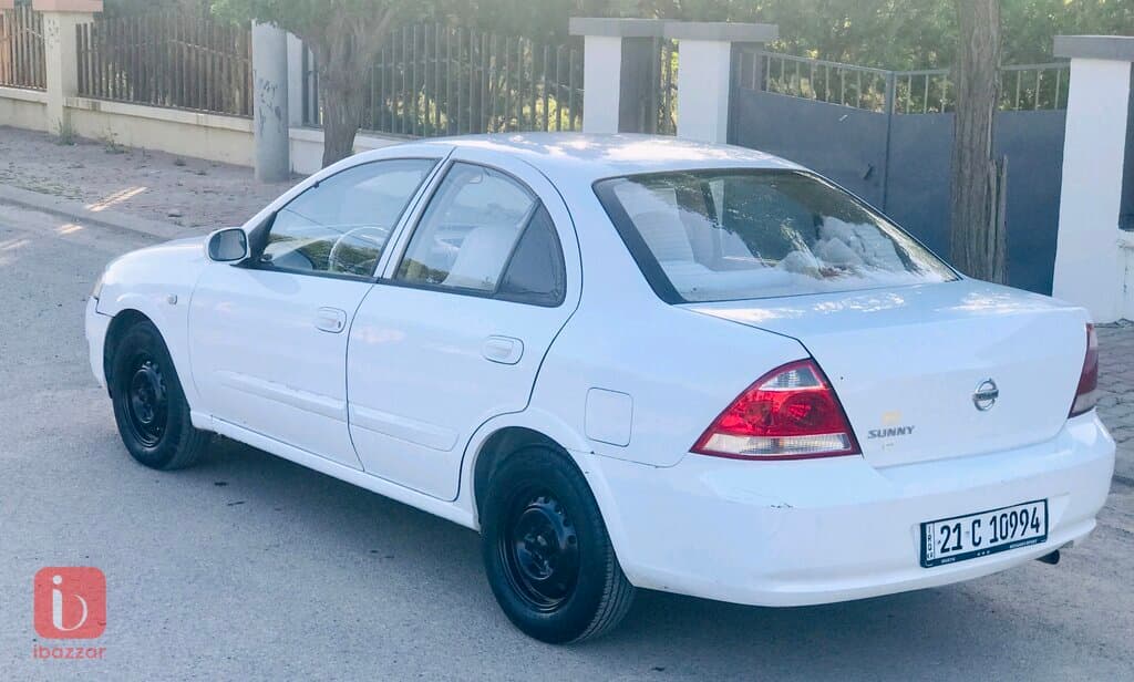 Nissan Sunny Base 4