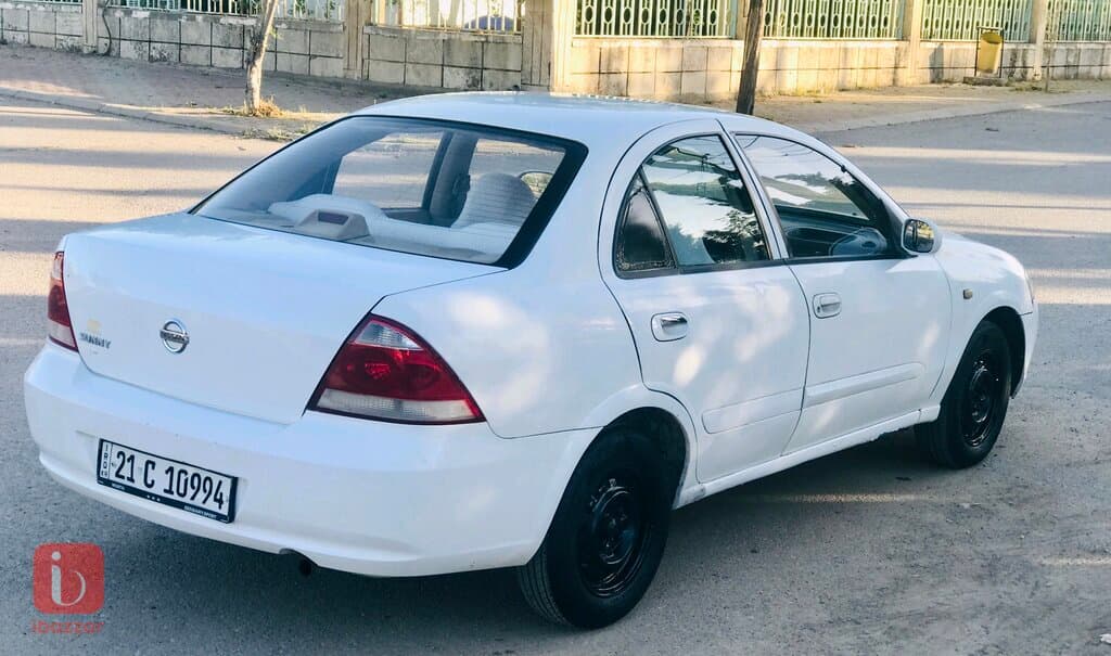 Nissan Sunny Base 5