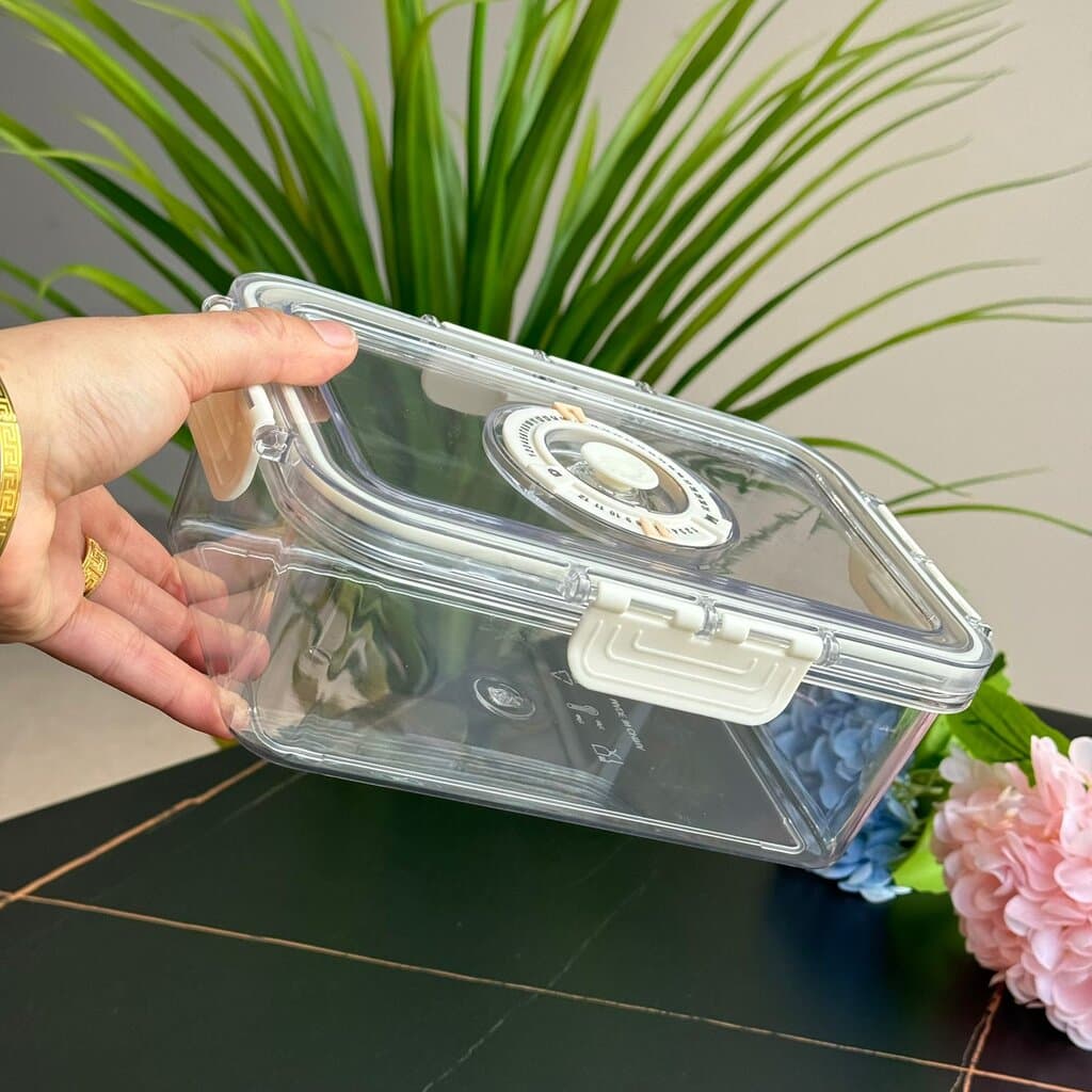 4-Piece Clear Airtight Food Storage Container Set - With Date Dial 12