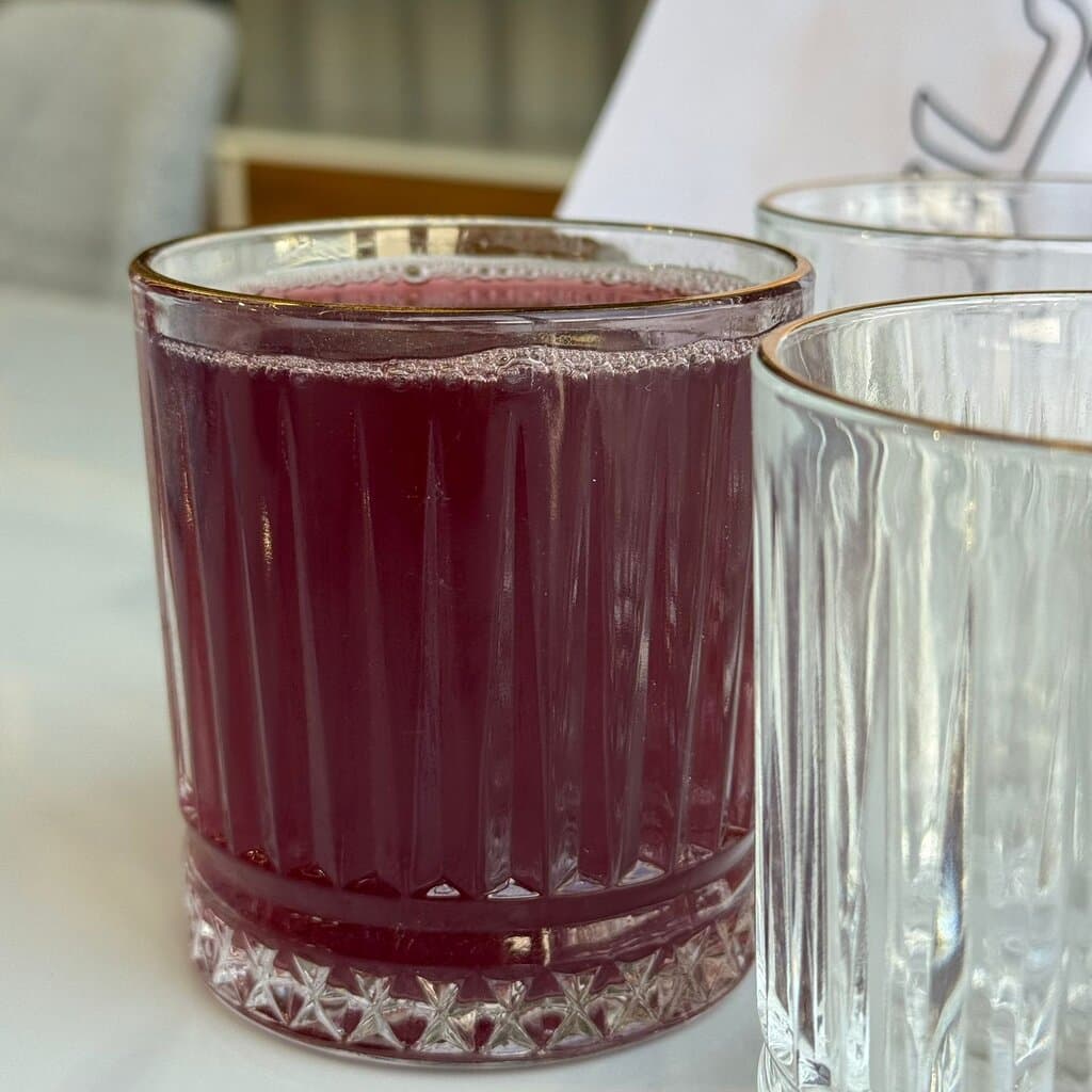 Elegant Clear Glassware Set with Gold Rim 4