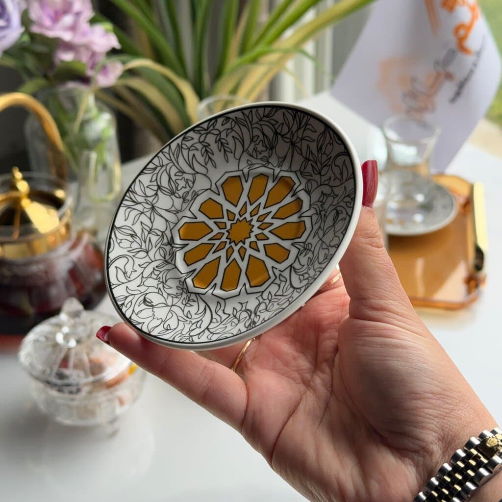 Double-Wall Tea Glass & Decorative Saucer Set 7