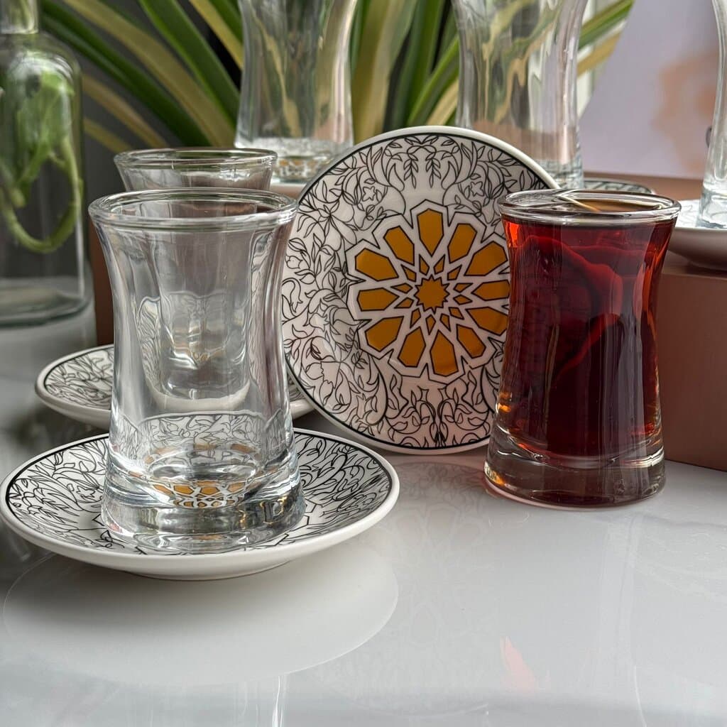Double-Wall Tea Glass & Decorative Saucer Set 10