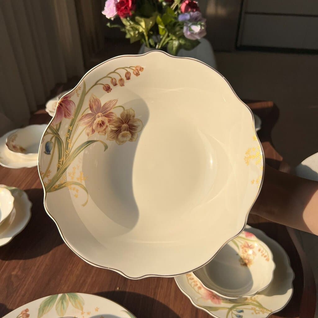 28PCS Porcelain Floral Wavy Dining Tableware Set 6