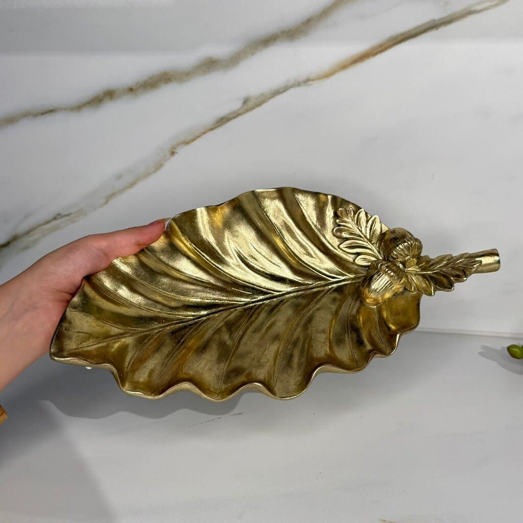 Rustic Leaf Ceramic Tray With Acorn & Pinecone Detail 6