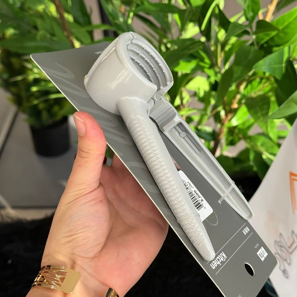 Ergonomic Durable Plastic Nutcracker 6