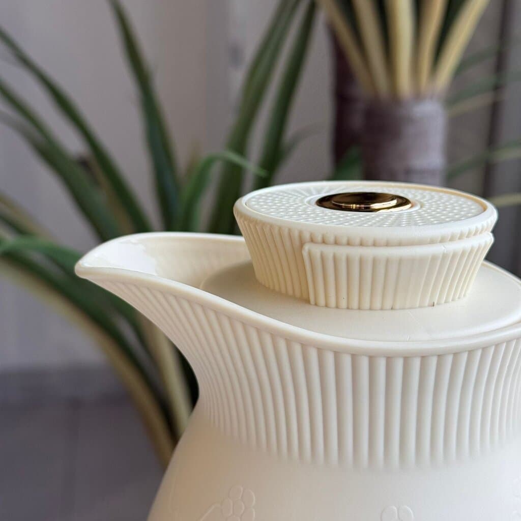 Elegant Off-White Coffee & Tea Thermos 3