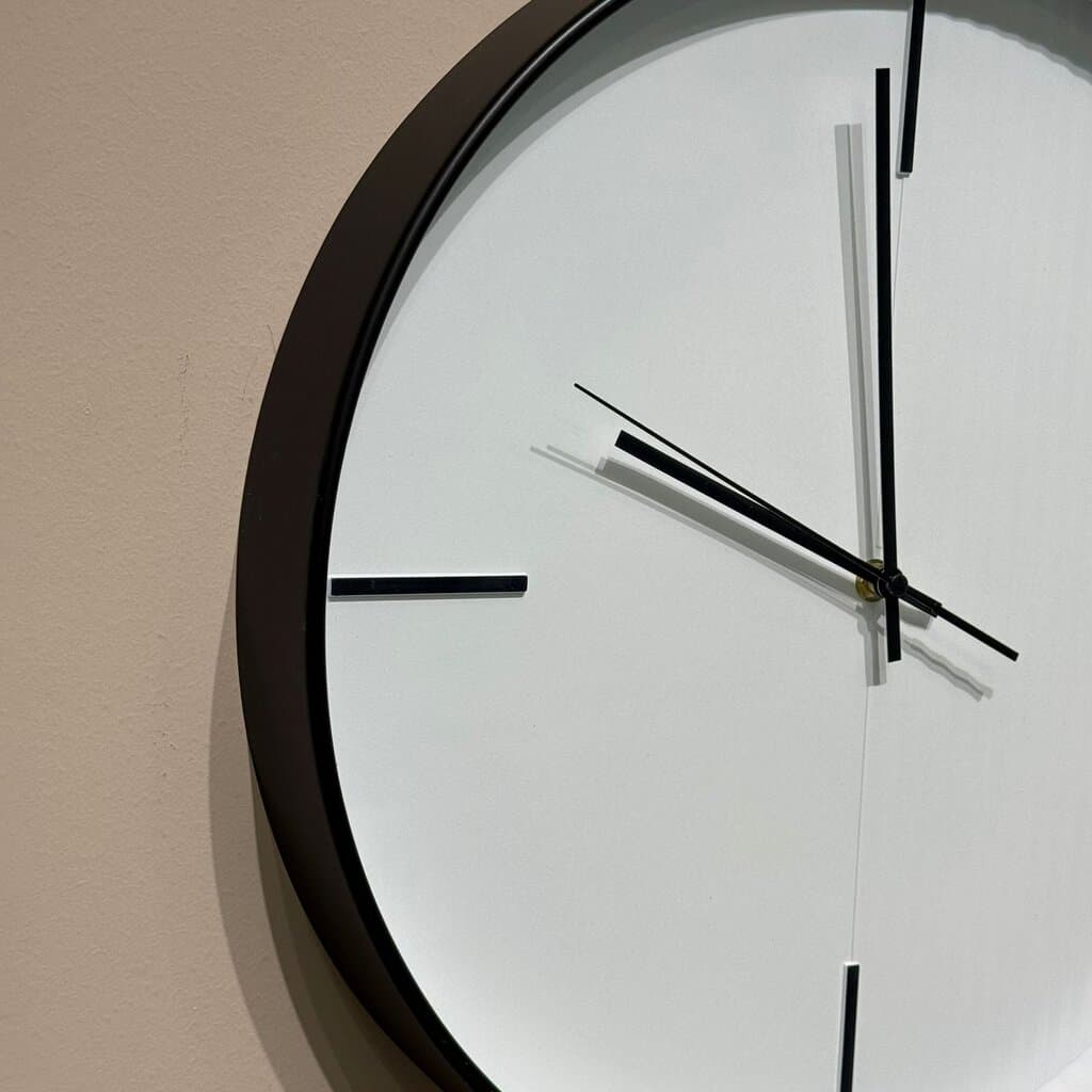 Modern Minimalist Round Wall Clock 8