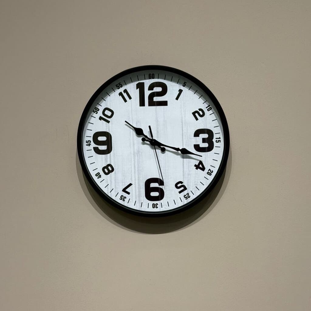 Black & White Modern Round Wall Clock 1
