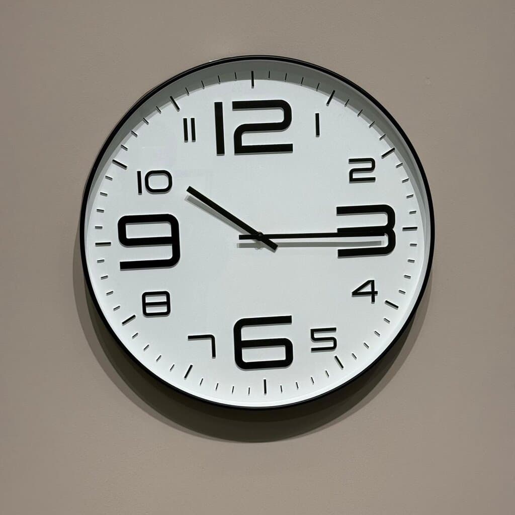 Black & White Round Wall Clock 1