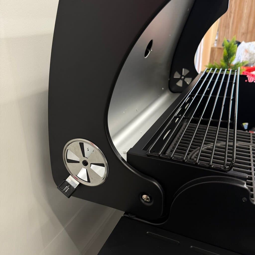 Barbecue Grill with Lid & Removable Round Grill Insert 7