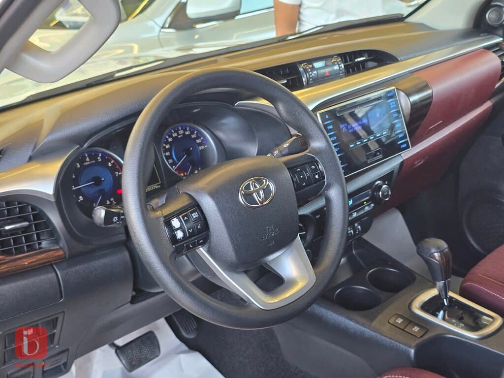 Toyota Hilux 6