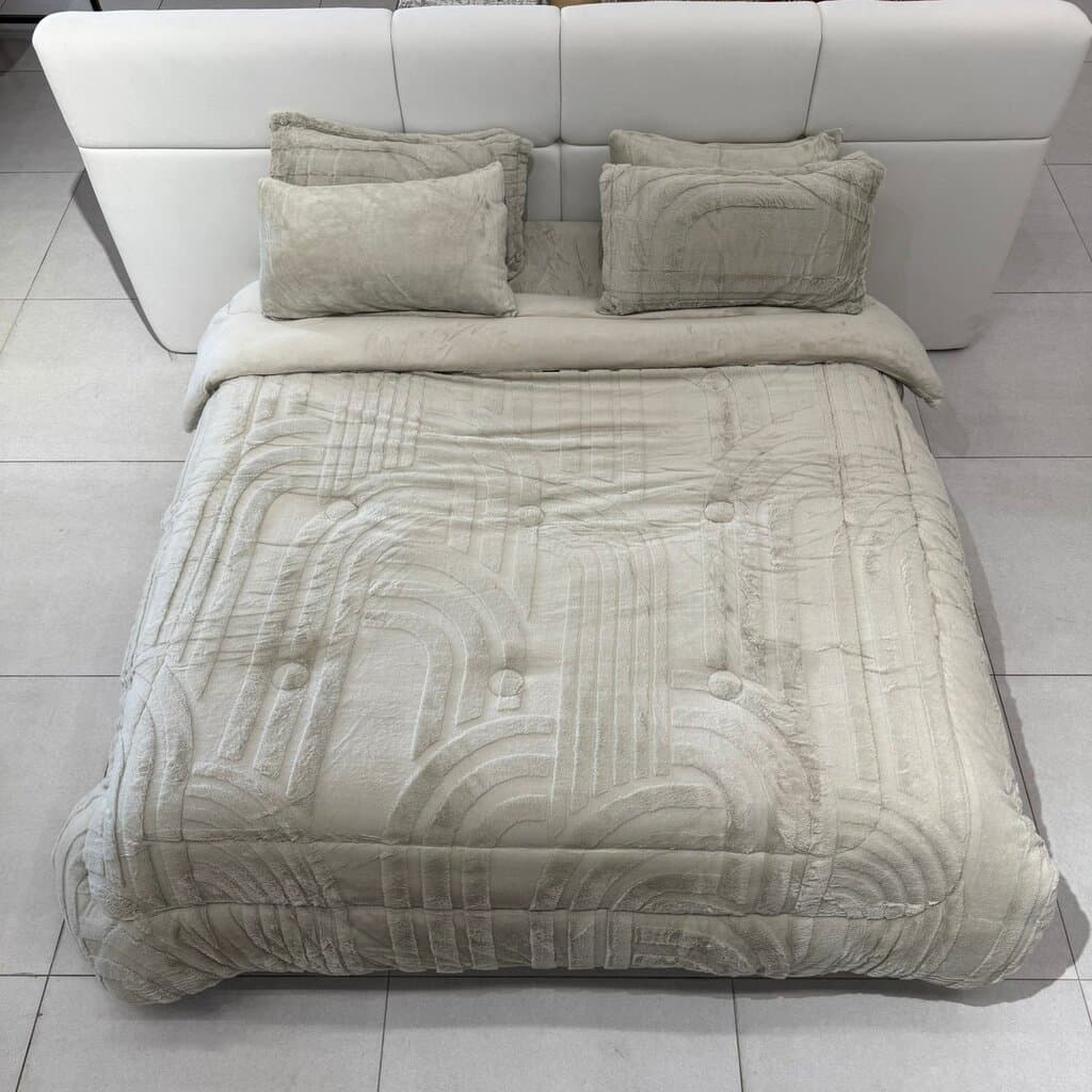 6 PCS - Modern Reversible Plush Comforter Set 7