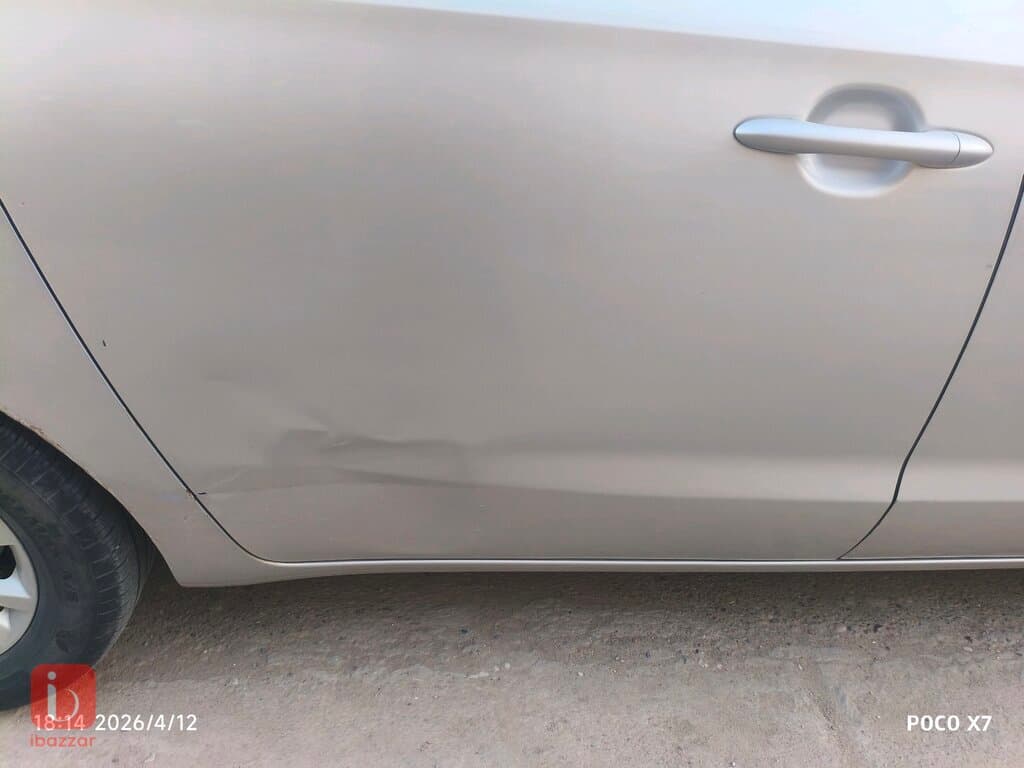KIA Sedona LX 9