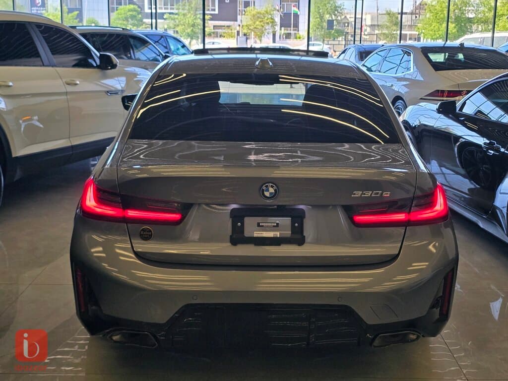 BMW 3-Series 330e 4