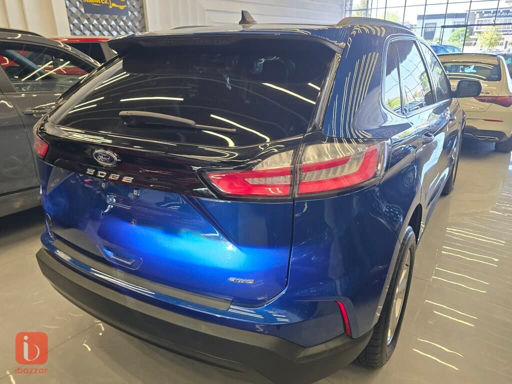Ford Edge SE 3