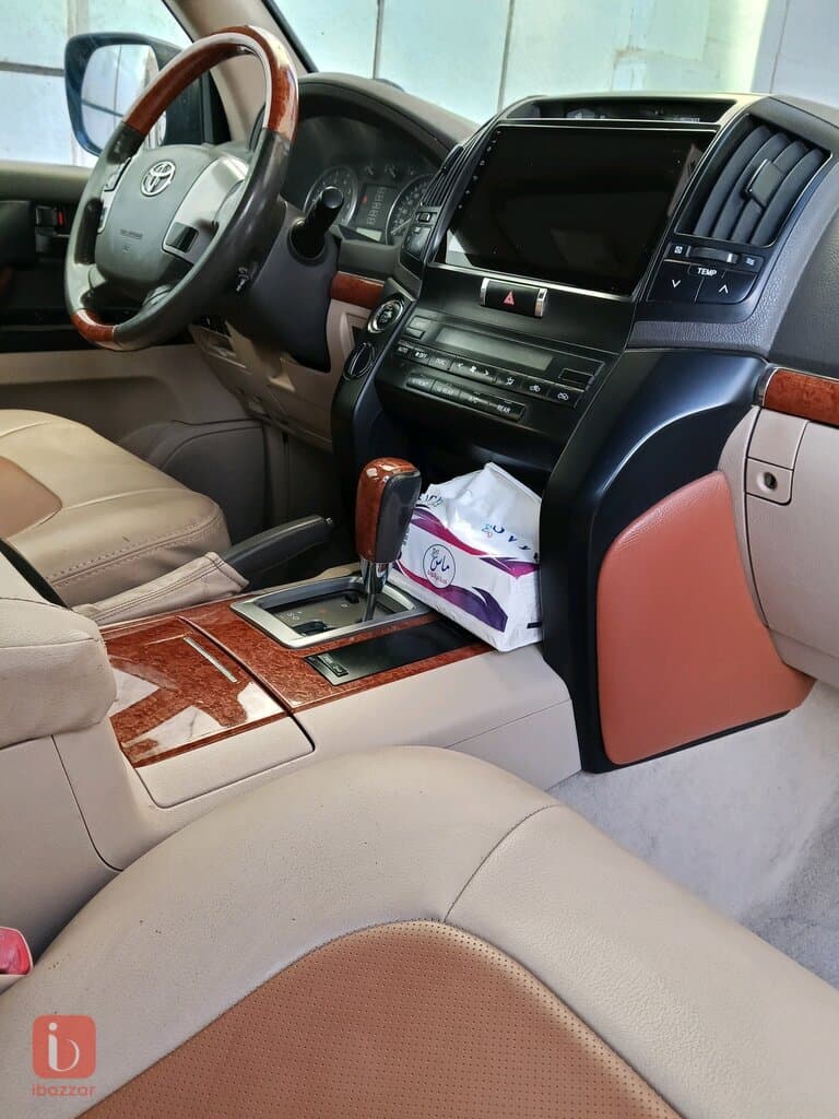 Toyota Land Cruiser GXR 4