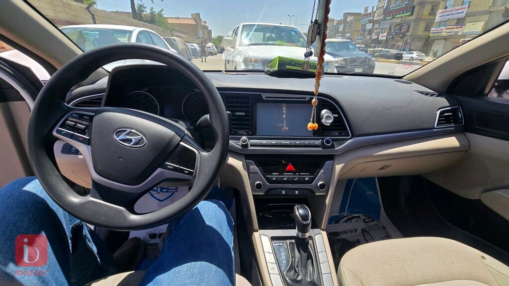 Hyundai Elantra GLS 5