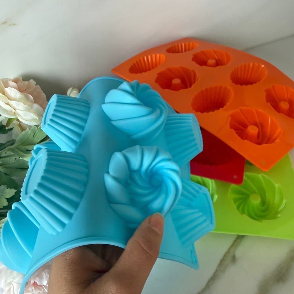 Colorful Silicone Mini Cake & Chocolate Molds (Multi-Shapes) 2