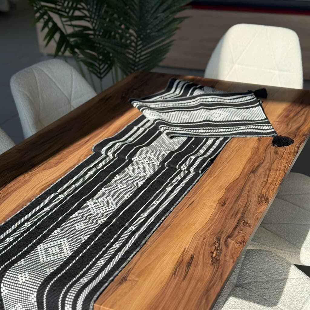 35 × 220 cm Decorative Woven Table Runner with Tassel Detail 13