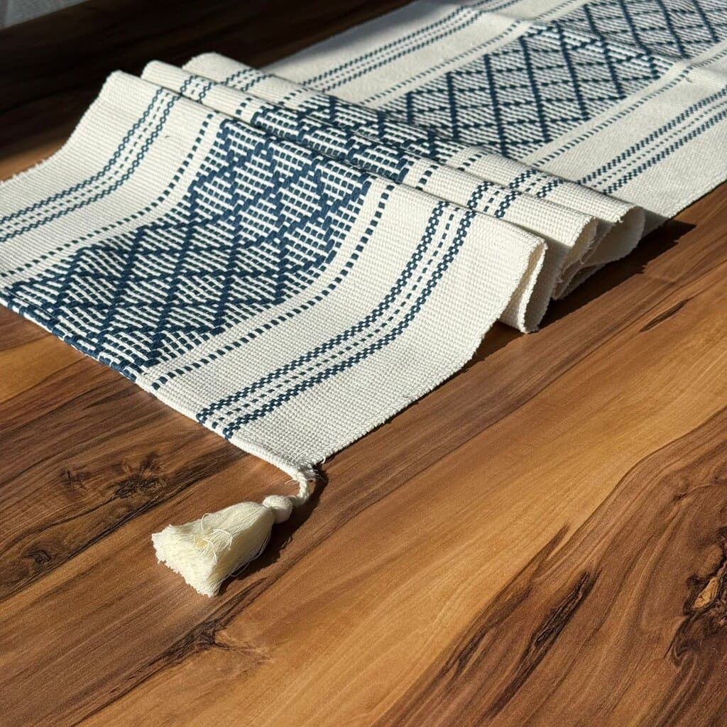 35 × 228 cm Decorative Woven Table Runner with Tassel Detail 2