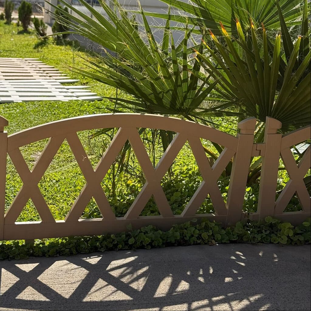 Decorative Lattice Garden Fence Panel 4