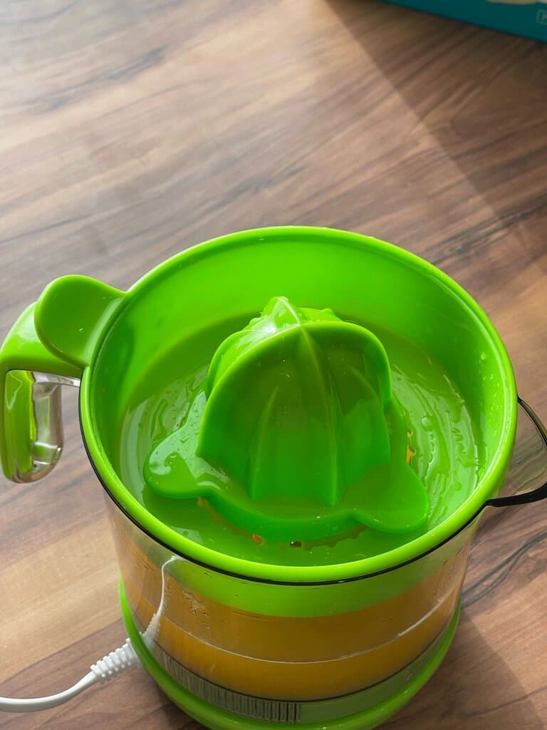 Portable Electric Citrus Juicer 3