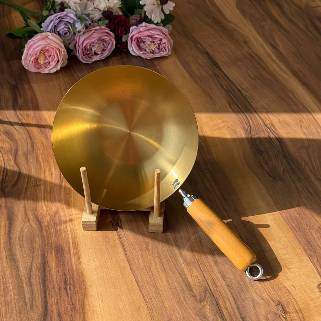 Luxury Frying Pan With Wooden Handle 8