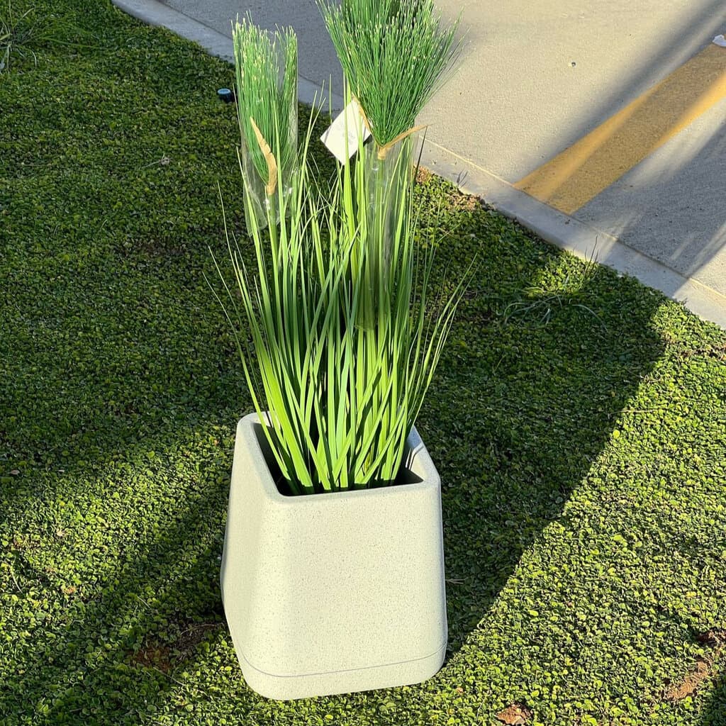 Indoor/Outdoor Modern Plant Pot 2