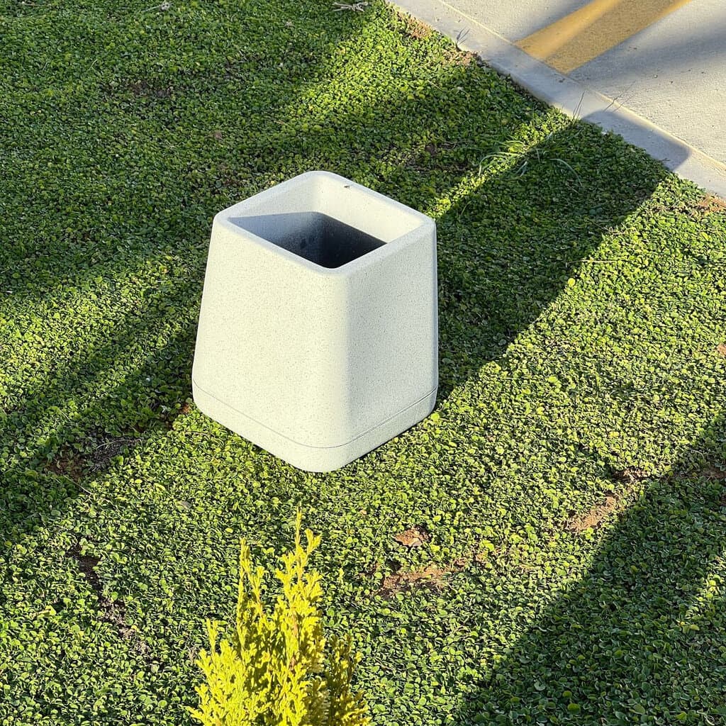 Indoor/Outdoor Modern Plant Pot 8