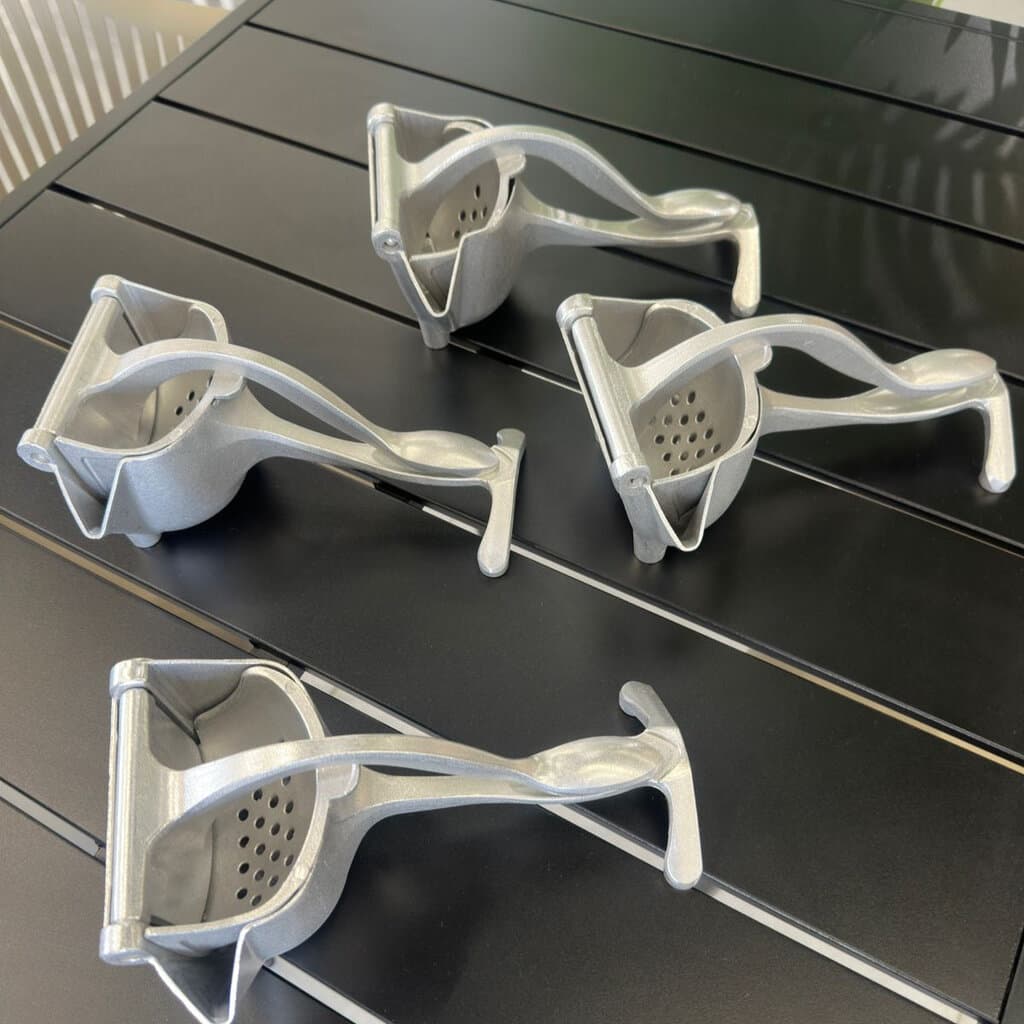 Manual Citrus Juicer / Handled Lemon Squeezer 2