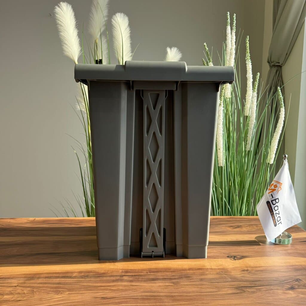 4 Sized - Classic Pedal Trash Bin 4